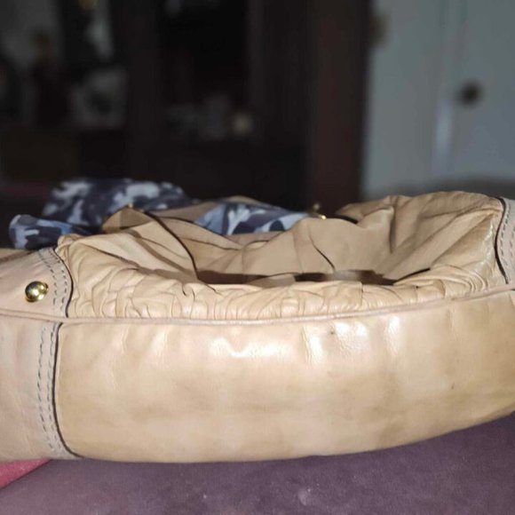 Gucci Large Jockey Hobo Leather WITH FLAWS! - Picture 12 of 13